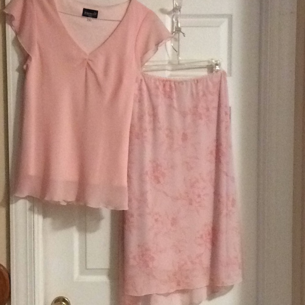 Skirt & blouse